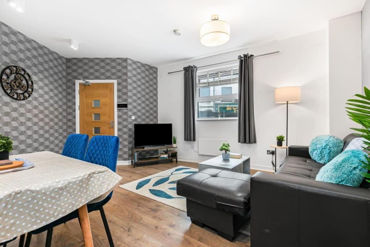 Spacious 1 Bedroom Apartment In Central Woking Buitenkant foto