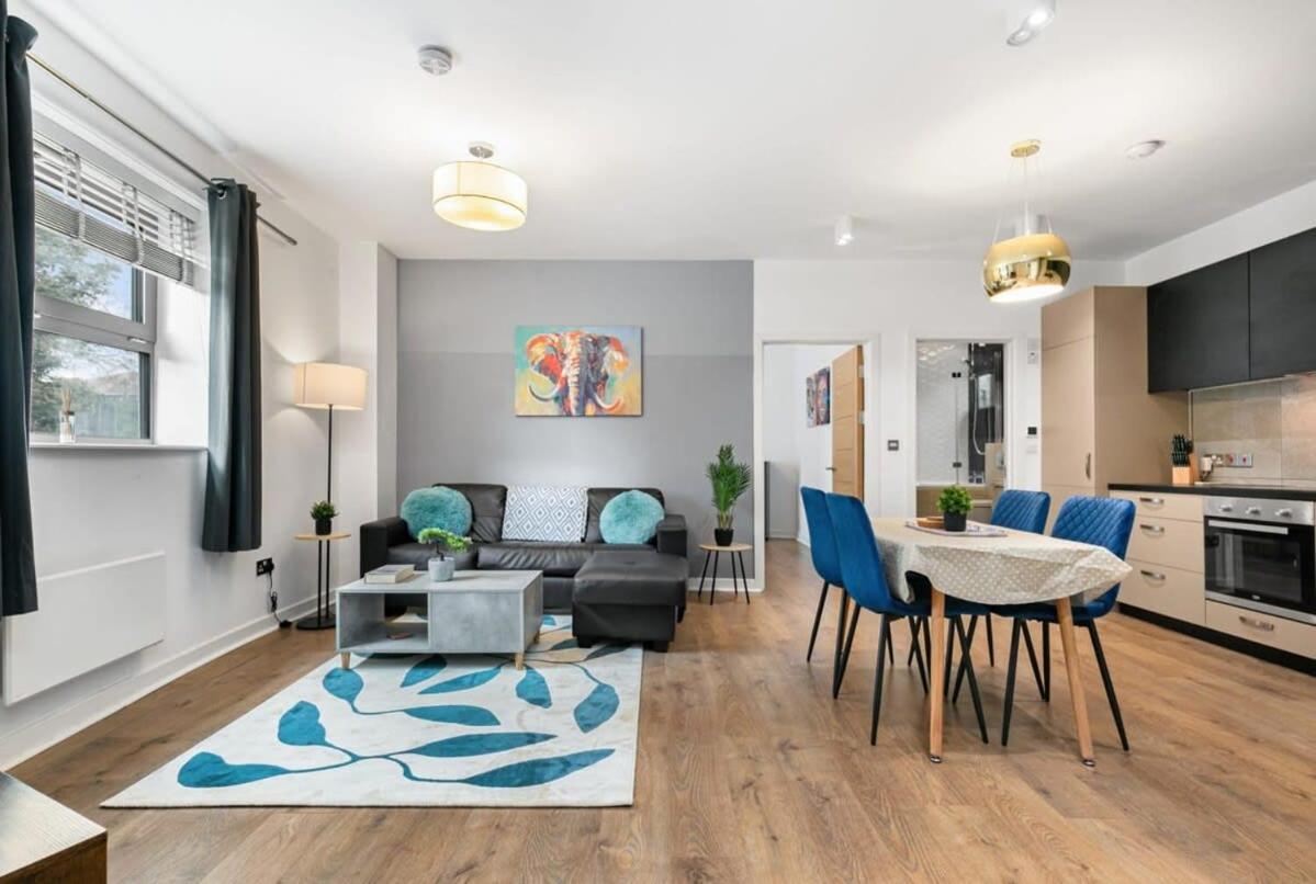 Spacious 1 Bedroom Apartment In Central Woking Buitenkant foto