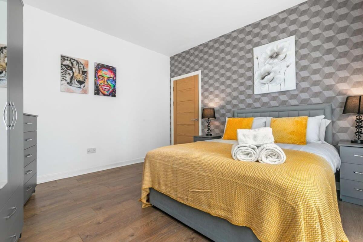 Spacious 1 Bedroom Apartment In Central Woking Buitenkant foto